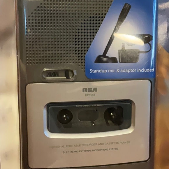 RCA RP3503 Cassette Tape Recorder NIP Standup Mic & Adapter Included 2008 - Picture 3 of 5